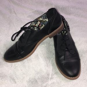 Black laced loafers size9.5